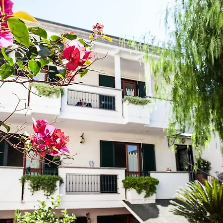 Bed and Breakfast Certe Notti - Πομπηία